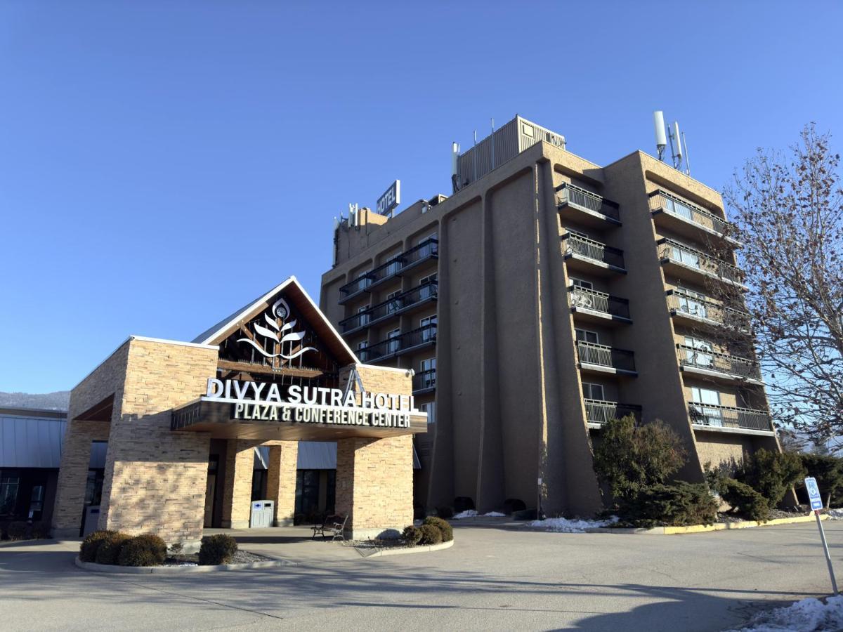 Divya Sutra Plaza And Conference Centre, Vernon, Bc Bagian luar foto
